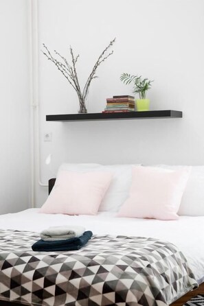 3 bedrooms, iron/ironing board, WiFi, bed sheets