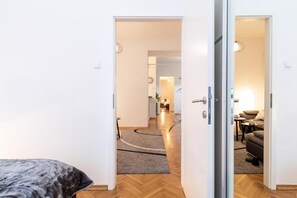 3 bedrooms, iron/ironing board, WiFi, bed sheets