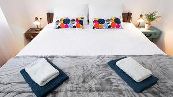 3 chambres, fer et planche à repasser, Wi-Fi, literie fournie