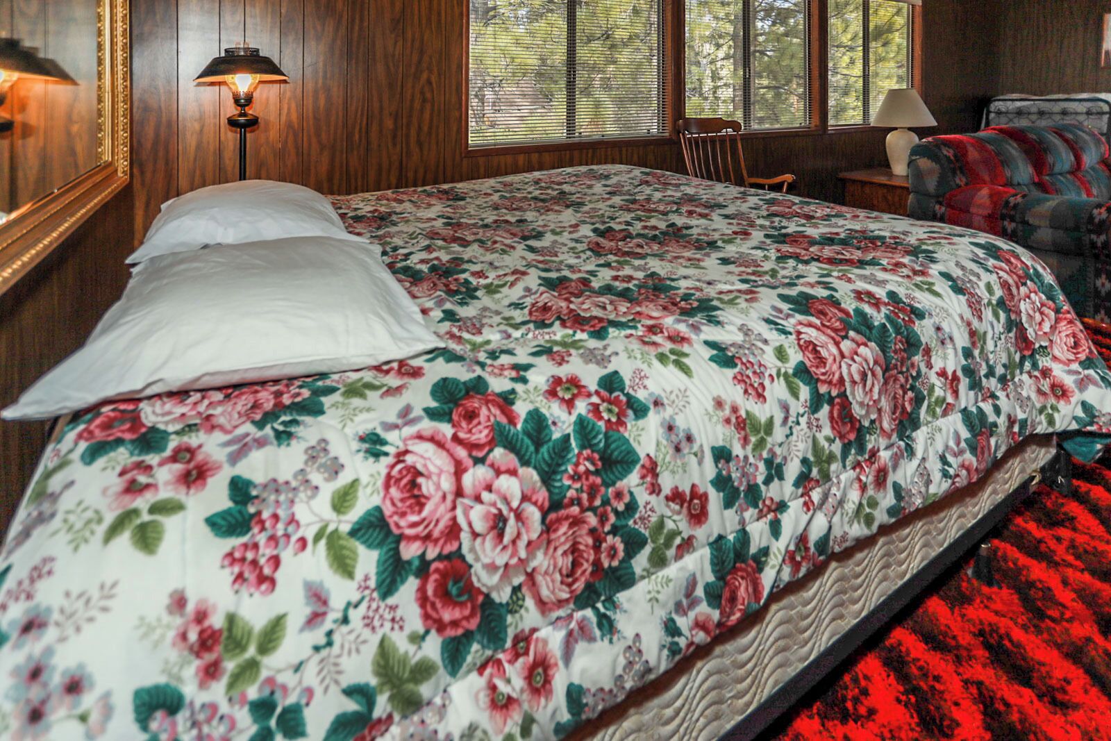 4 عدّة غرف نوم وبديكورات فريدة لكل غرفة وطراز فريد لكل وحدة