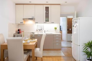 Dining - Kennedy Apartment (Zagreb)