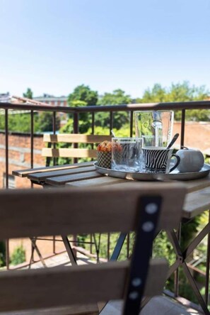 Outdoor dining - Tesla Apartment URBAN STAY (Zagreb)