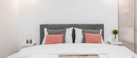 Iron/ironing board, WiFi, bed sheets