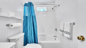 Haartrockner, Bidet, Handtücher