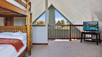 3 bedrooms, desk, iron/ironing board, travel cot