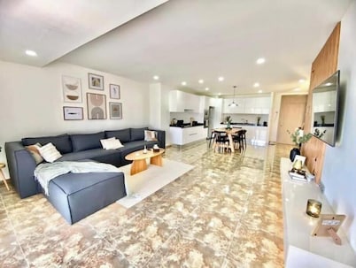 Luxury Oceanfront apartment Oran center