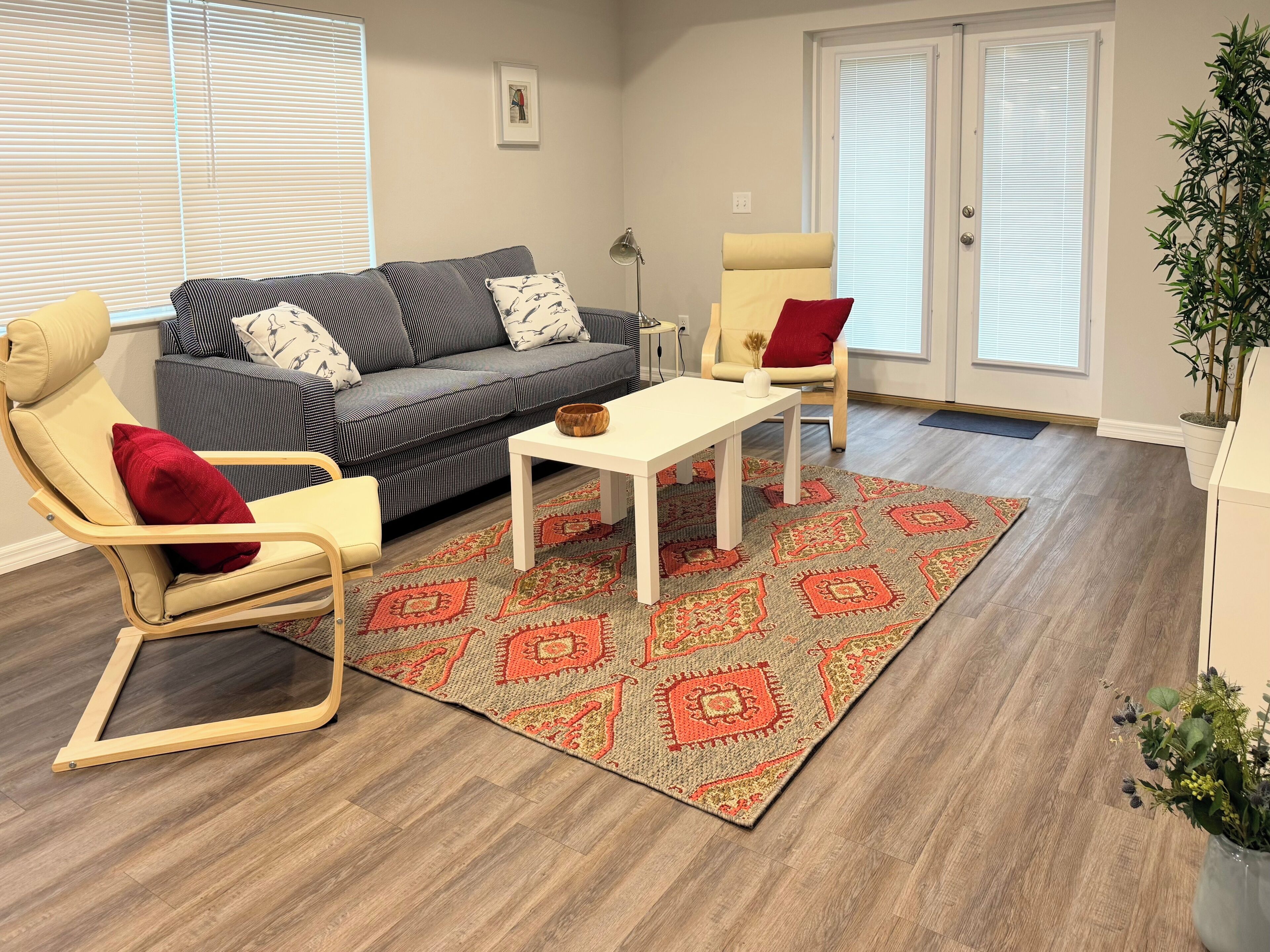 Van Gog House 2bed 2bath Centrally Located
