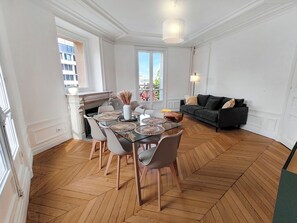 Interior - Amazing refurbished flat in Paris V (Paris)