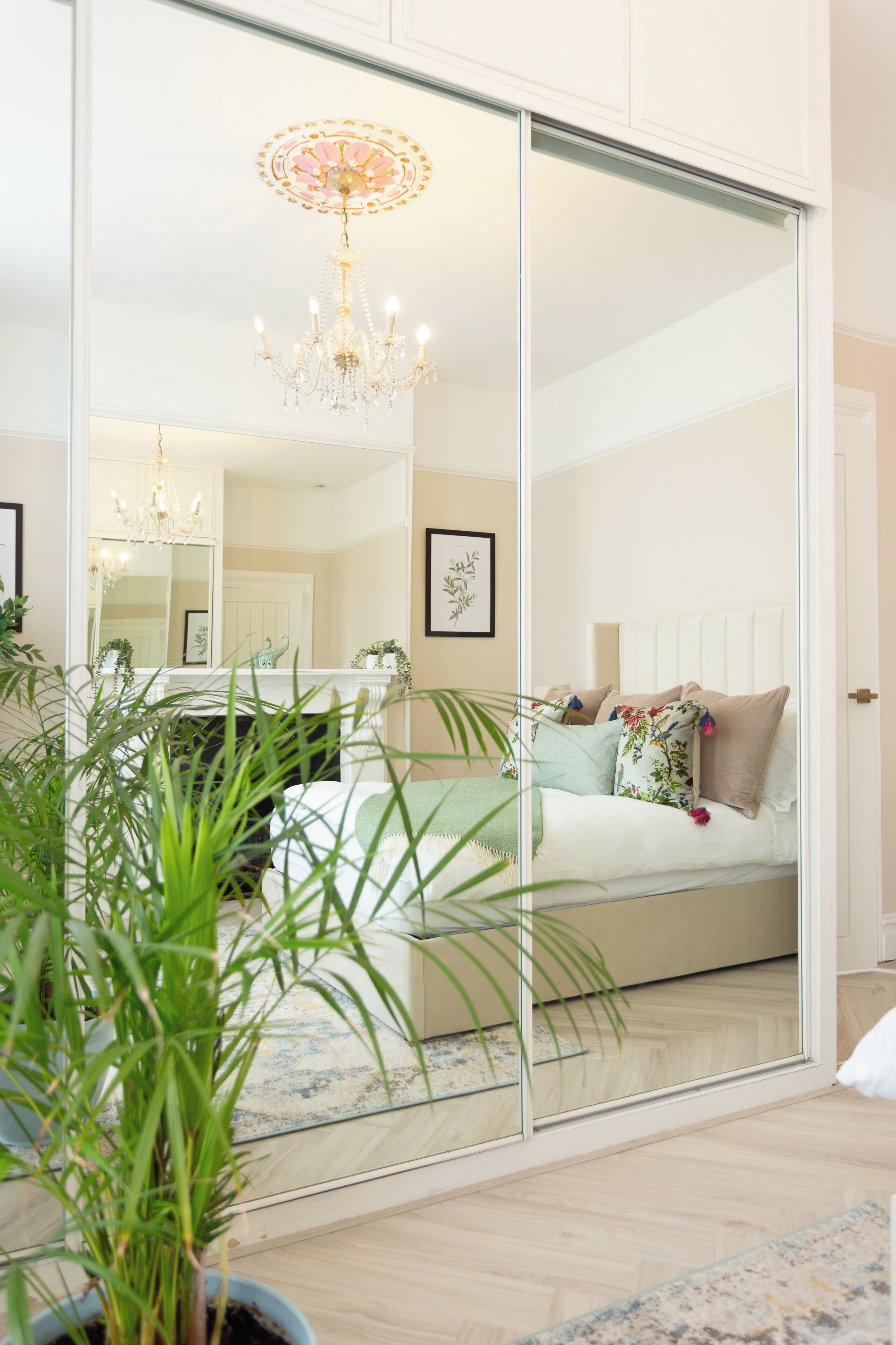 4 bedrooms, desk, iron/ironing board, free WiFi