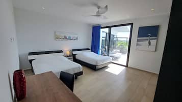 2 bedrooms, in-room safe, desk, iron/ironing board