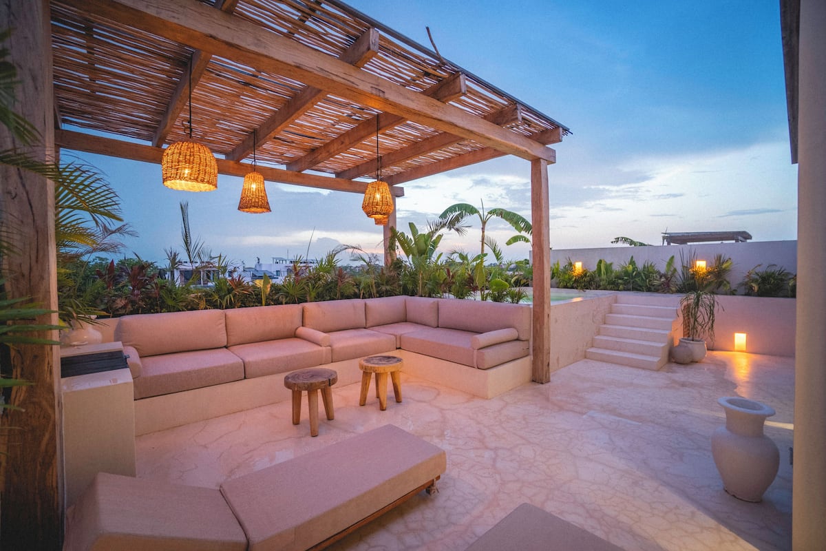 Design Penthouse, City View | Living area | 55-inch Smart TV with digital channels, Netflix, streaming services