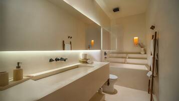 Elite Villa, 2 Bedrooms | Bathroom | Combined shower/bathtub, deep-soaking bathtub, rainfall showerhead