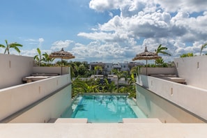 Piscine extérieure, piscine chauffée