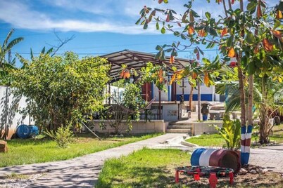 House, 3 bedrooms, private pool, 9 guests