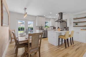 Highchair - Custom Naples 3BDRM Luxe Home/Htd Pool/SuperClean (Naples)