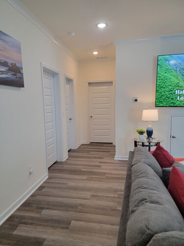 Yah House New Modern Basement in Heart of Metro Atlanta