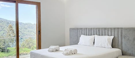 3 bedrooms, iron/ironing board, travel cot, WiFi