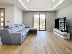 Televisor i llar de foc 