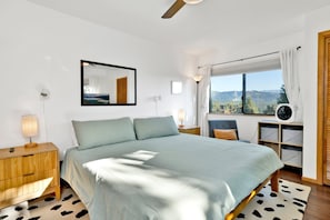 Cabin, Multiple Beds, Hot Tub, Mountain View (2048) | 4 bedrooms, individually decorated, individually furnished, bed sheets