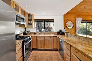 Cabin, Multiple Beds, Hot Tub, Mountain View (2048) | Private kitchen | Coffee/tea maker