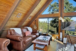 Cabin, Multiple Beds, Hot Tub, Mountain View (2048) | Living area | Fireplace