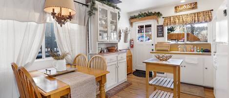 Huisje, 2 queensize bedden, terras, uitzicht op bergen (2283) | 2 slaapkamers, individueel gedecoreerd, individueel gemeubileerd