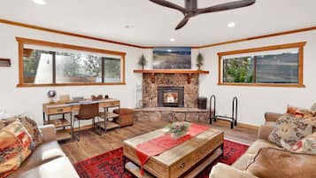 Cabin, Multiple Beds, Hot Tub, Mountain View (2218) | Living area | Fireplace