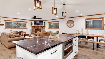 Cabin, Multiple Beds, Hot Tub, Mountain View (2218) | Private kitchen | Coffee/tea maker