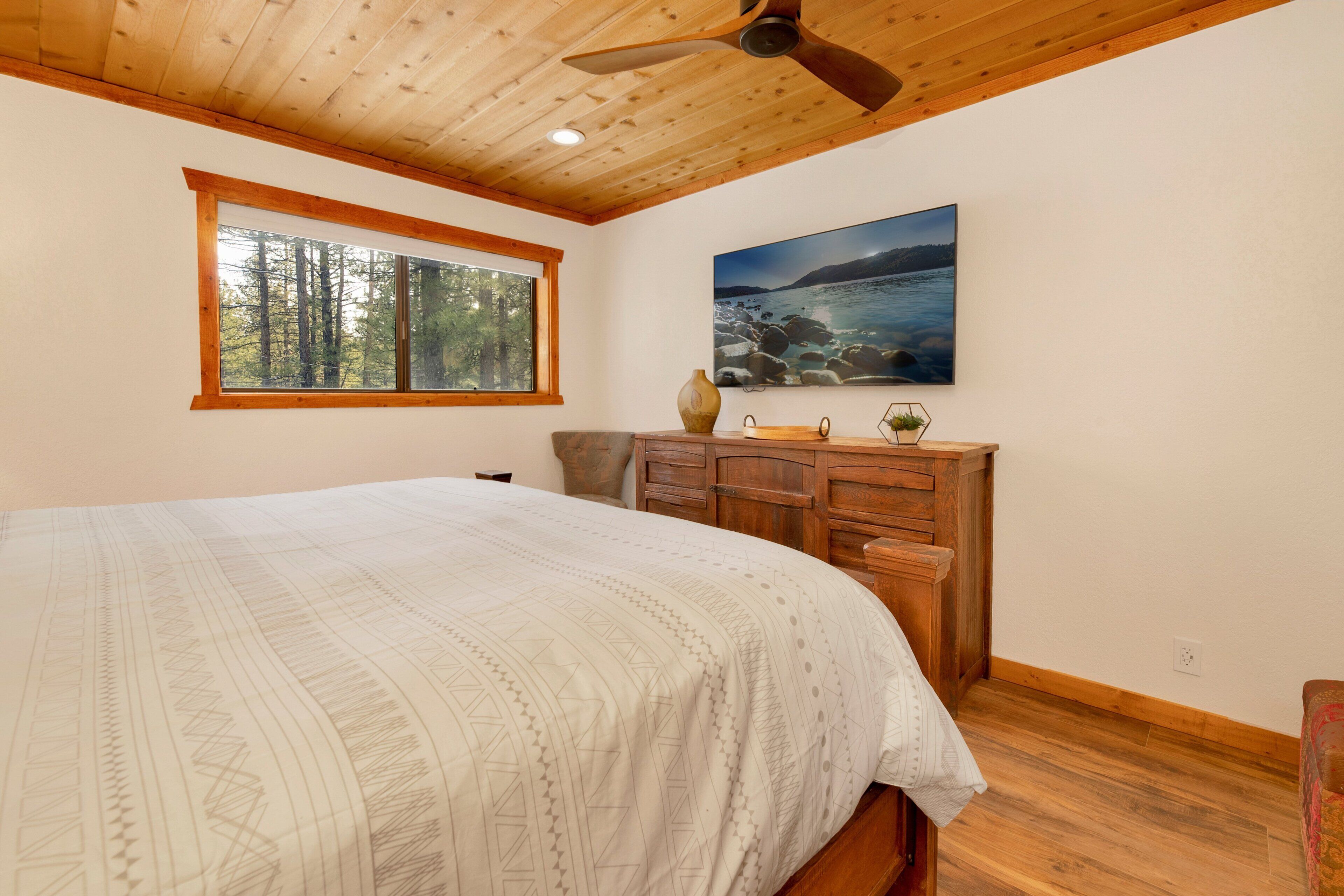 Cabin, Multiple Beds, Hot Tub, Mountain View (2218) | 5 bedrooms, individually decorated, individually furnished, bed sheets