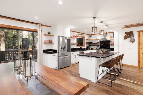 Cabane, plusieurs lits, bain à remous, vue montagne (2218) | Cuisine privée