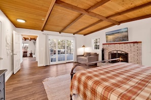 4 habitaciones, decoración personalizada y muebles diferentes