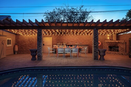 Pool, Gameroom, Minigolf, 16mi to White Sands/AFB