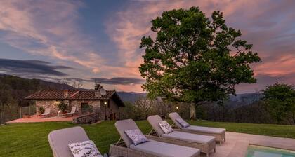 Grumo Farmhouse in Pescaglia