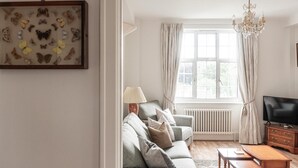 Apartment | 1 bedroom, free cots/infant beds, Internet - Chestnut Blossom 1 Bedroom in Kensington (London)