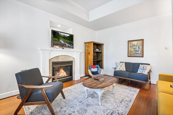 Smart TV, chimenea