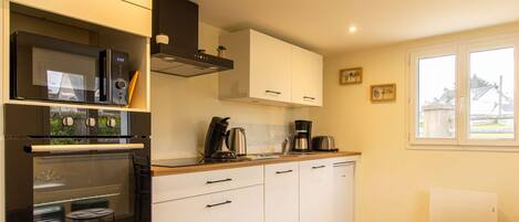 Refrigerador, microondas, horno, lavavajillas