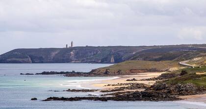 357 - Apartment with courtyard and garden, 100m from the beach