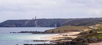 357 - Apartment with courtyard and garden, 100m from the beach