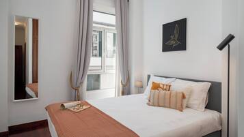 2 habitaciones, tabla de planchar con plancha, wifi y ropa de cama