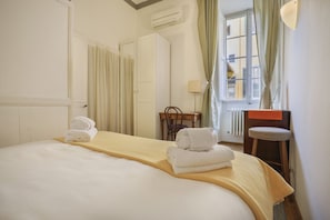 1 habitación, wifi y ropa de cama