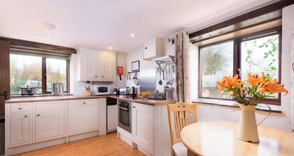 Lower Mill - Former Watermill stylish cottage @The Home Away South