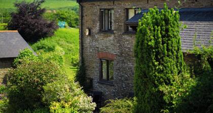 Lower Mill - Former Watermill stylish cottage @The Home Away South