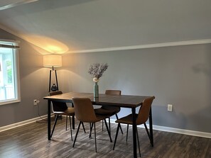 Dining - 10-minute drive from the shores of Smith Mountain Lake! Lakehouse with hot tub! (Moneta)