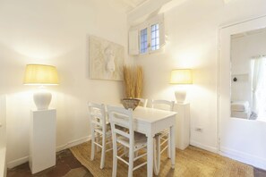 Dining - CAMPO DEI FIORI HOLIDAY HOME (Roma)