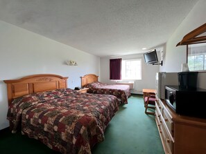 Habitación clásica | Escritorio, espacio para trabajar con un portátil, cortinas opacas