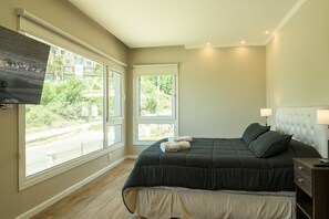 2 bedrooms, internet, bed sheets