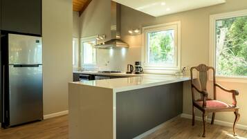 Refrigerador, microondas, horno, lavavajillas