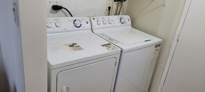 Interior - walking distance to bus routes, close to U of T, Centennial college  and parks. (Toronto)