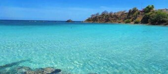 Exclusive Beachside Getaway: Private Pool and Beach Steps Away