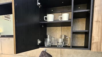 電冰箱、微波爐、咖啡機/沖茶器、攪拌器